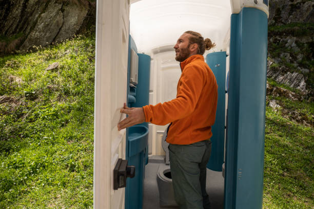 Best Porta potty delivery and setup  in Burbank, IL